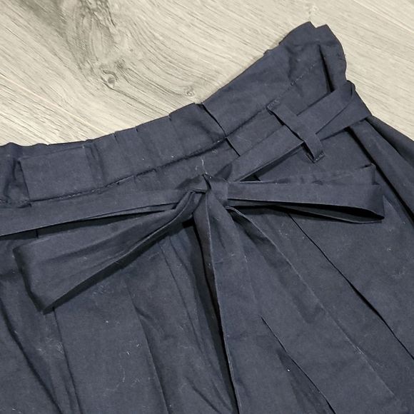J. CREW Navy Pleated Mini Skirt - Picture 2 of 4